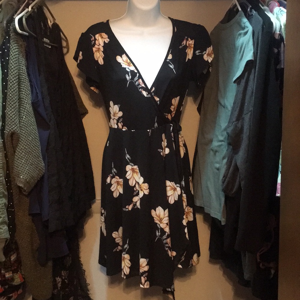 Size S XS Floral dress summer black Xhilaration